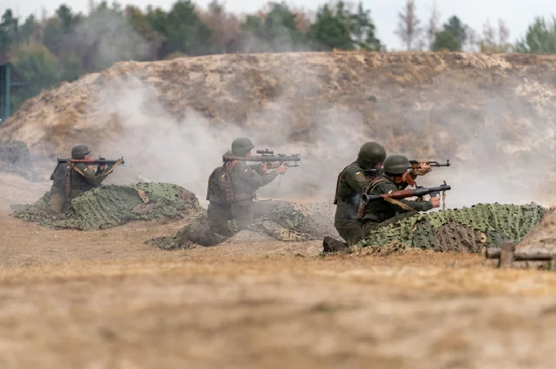 Quan Nga cung luc tao thanh hai vong vay Kurakhove, linh Ukraine bo chay-Hinh-2