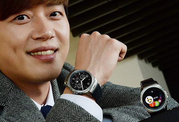 LG Watch Urbane co gia ban cao hon ca Apple Watch