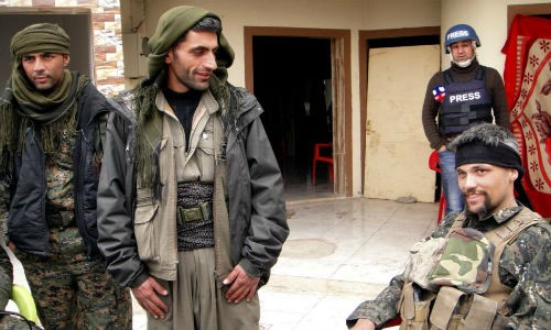 Soi chien binh phuong Tay gia nhap luc luong Kurd chong IS