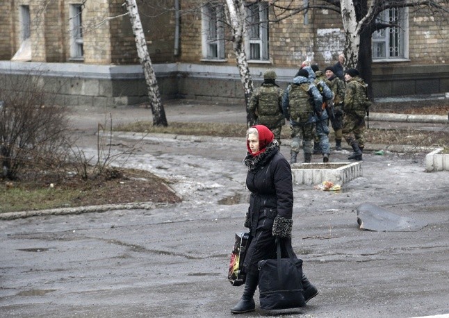 Donetsk sau nhung tran phao kich trong the nao?-Hinh-10
