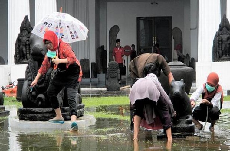 Lut loi kinh hoang o Jakarta, Indonesia-Hinh-4