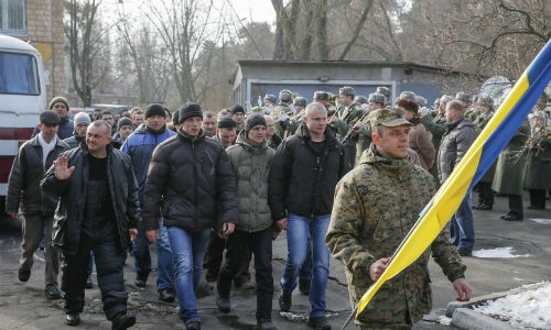 8.000 nguoi Ukraine tron nghia vu quan su