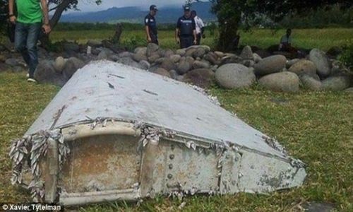 Vu MH370: Thuyet am muu ve manh vo moi tim thay