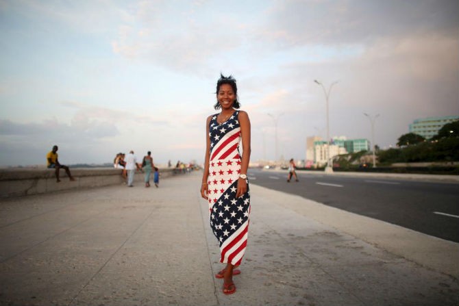 Trang phuc in hinh co My: Mot moi o La Habana