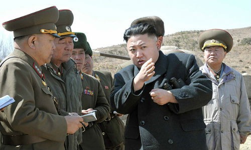 Ong Kim Jong-un ra lenh san sang chien dau (*)