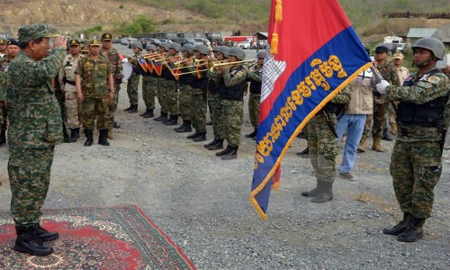 Quan doi Campuchia de nghi xu ly xuyen tac van de bien gioi