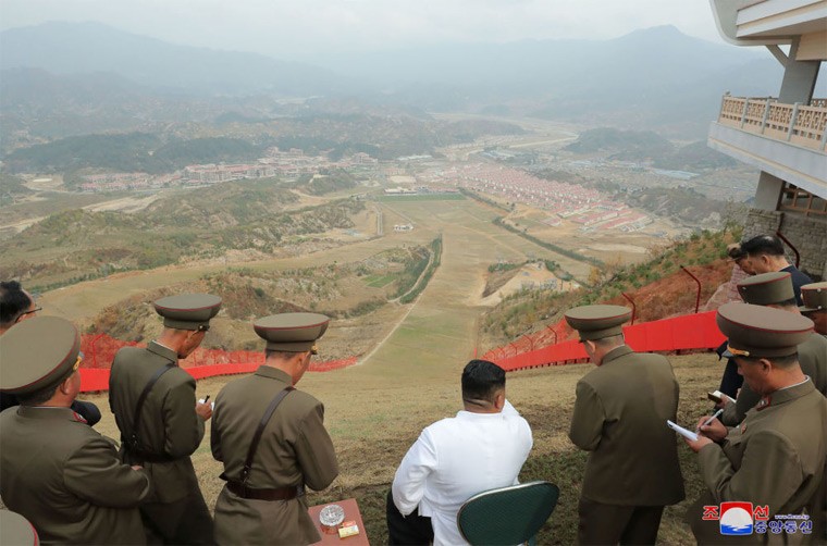 Anh hiem nhung chuyen thi sat cua nha lanh dao Trieu Tien Kim Jong-un-Hinh-2