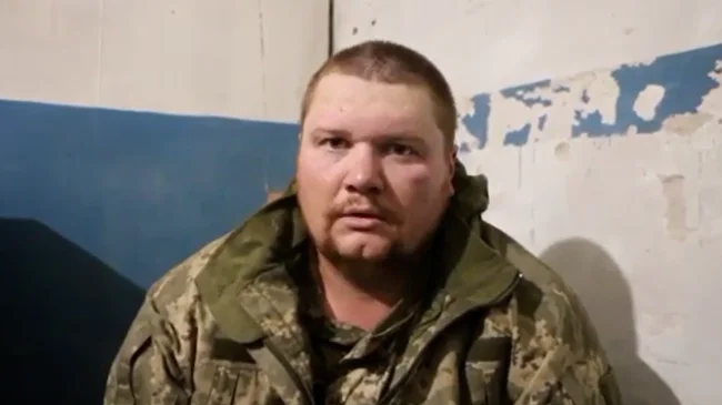 Tu binh Ukraine to tung bi chi huy cuong hiep khi chien dau