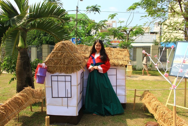 Ngam nu sinh Da Nang  xinh dep trong trang phuc Hanbok-Hinh-13