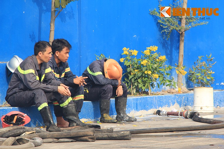 Chay kho hoa chat: Hang tram linh cuu hoa vat lon voi lua-Hinh-9