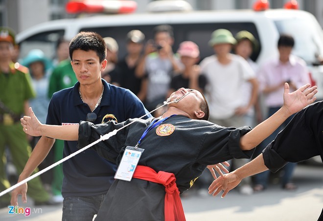 Xem vo su dong dinh vao vai keo o to 2 tan-Hinh-12