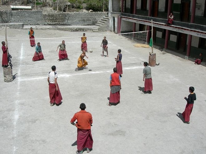 Thien vien dao tao Lat ma - Cong trinh ky la va 