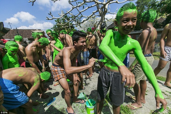 Kham pha le hoi ky la son nguoi xanh o Indonesia-Hinh-2