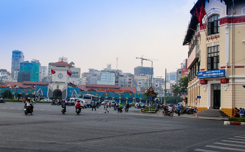 Ngam cong trinh noi tieng Ha Noi, Sai Gon ngay ay - bay gio-Hinh-20