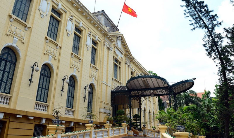 Ngam cong trinh noi tieng Ha Noi, Sai Gon ngay ay - bay gio-Hinh-6