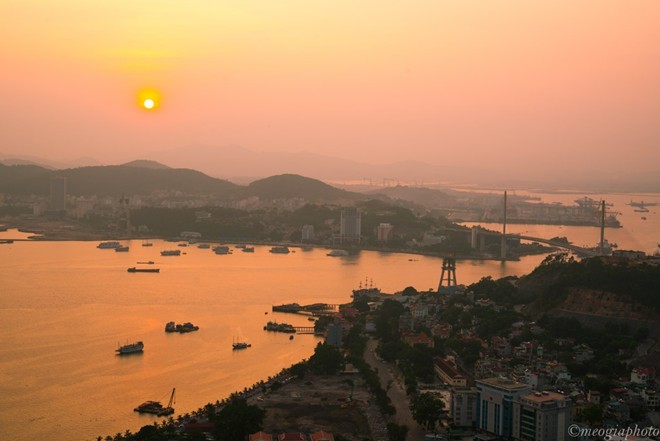 Vinh Ha Long dep trang le va tuyet dieu nhin tu tren cao-Hinh-12