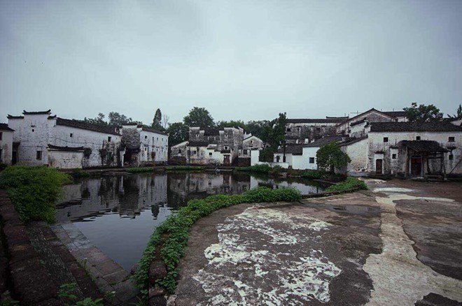 Ngoi lang Bat Quai ky bi cua hau due Khong Minh-Hinh-7