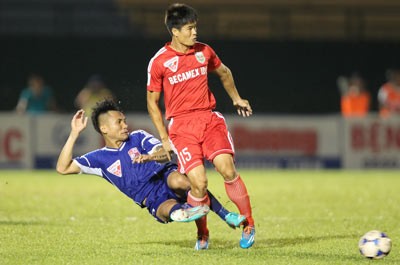 Nhũng hình ảnh xau xi dang quen tai V.League 2015-Hinh-4