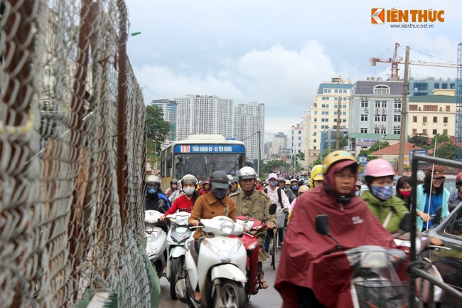 Cảnh tác duòng kinh hoang ỏ pho “duòng cong mèm mại“ cua HN-Hinh-3