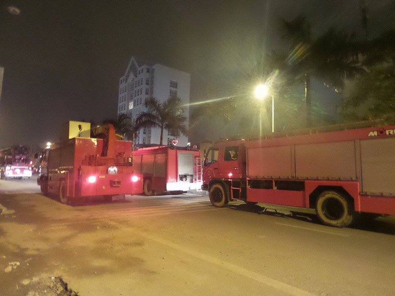 Cháy chung cu Guom Palaza , hàng tram nguòi tháo chạy giua dem-Hinh-2