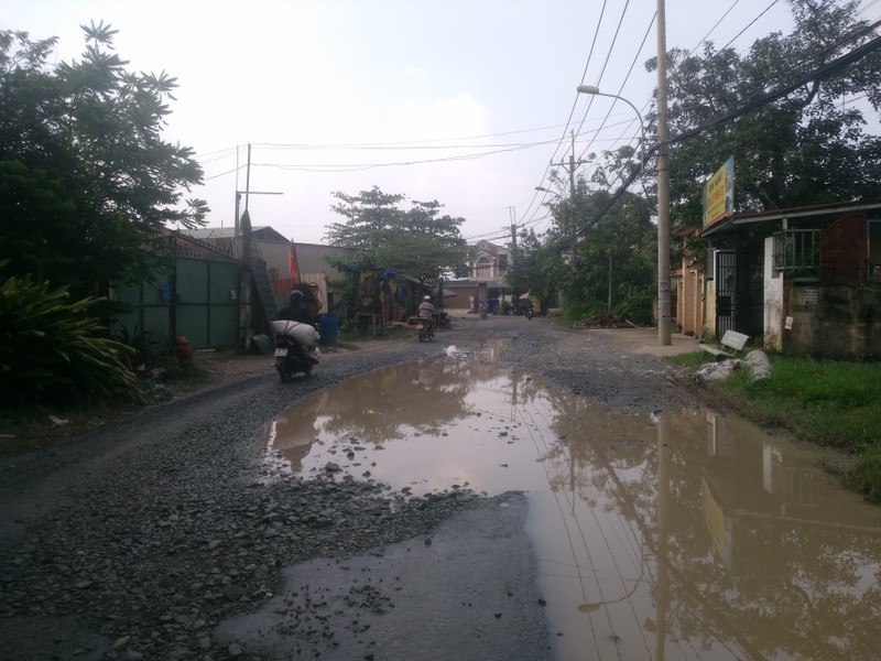 TP.HCM: Dan khon kho vi duong hu hong, bien dang nhu “ho bom”-Hinh-6