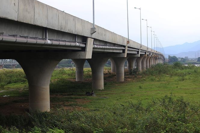 Muc kich nhung vet nut, luon song tren cao toc Da Nang - Quang Ngai-Hinh-6