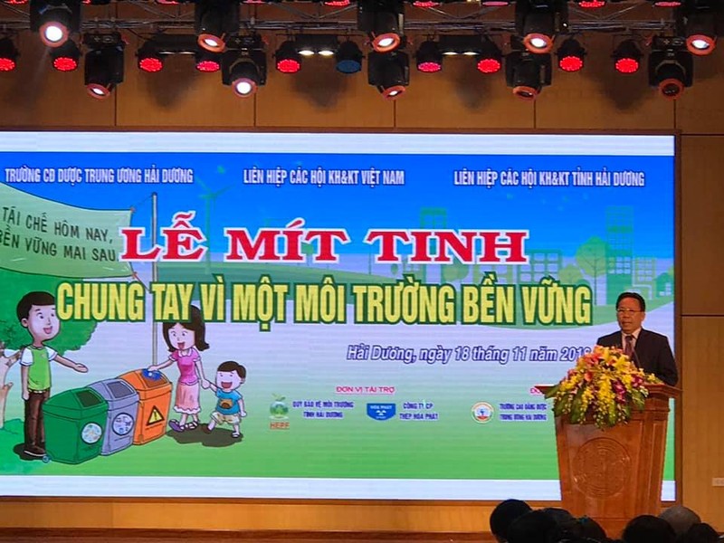 Ong Nghiem Vu Khai, PCT LHHKHKT Viet Nam: “Bao ve moi truong la van de toan cau”