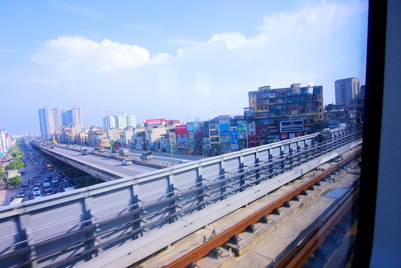 “Muc so thi” tau dien tren cao dau tien cua Ha Noi-Hinh-22