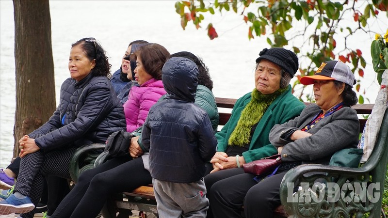 Nguoi Ha Noi co ro dot lua suoi am tren he pho trong gia ret ki luc-Hinh-16