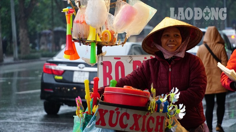 Nguoi Ha Noi co ro dot lua suoi am tren he pho trong gia ret ki luc-Hinh-21