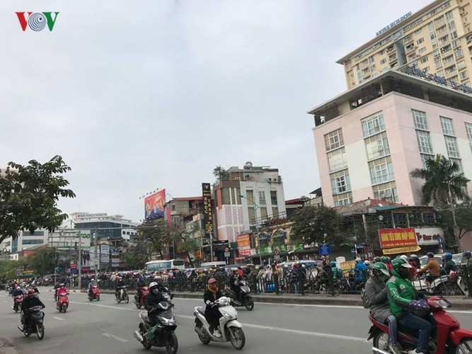 Anh: Ha Noi un tac trong ngay di lam dau tien nam 2019-Hinh-7