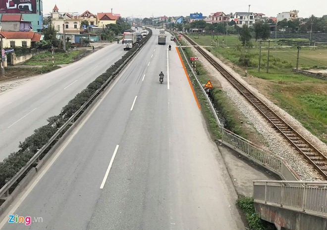 Duong cao toc, quoc lo o nuoc ngoai co cho phep di bo?