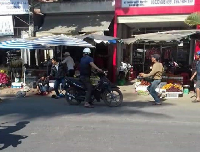 Che trai cay bi sau, 3 nguoi bi dam thuong vong