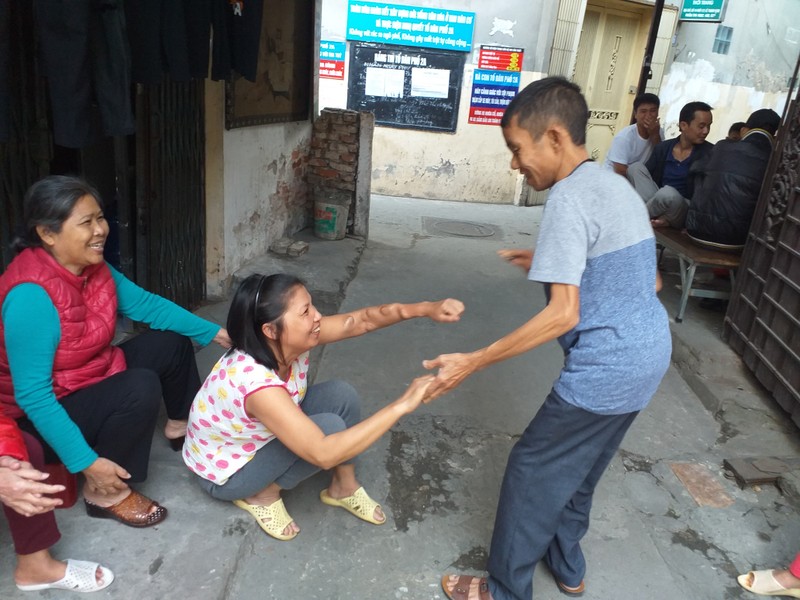 Tet o xom chay than bua an khong phai banh chung ma la thuoc-Hinh-3