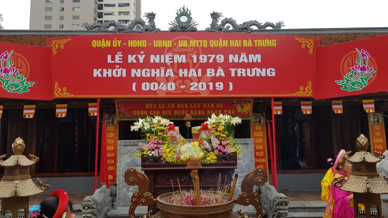 Dan Thu do no nuc den Le hoi Hai Ba Trung