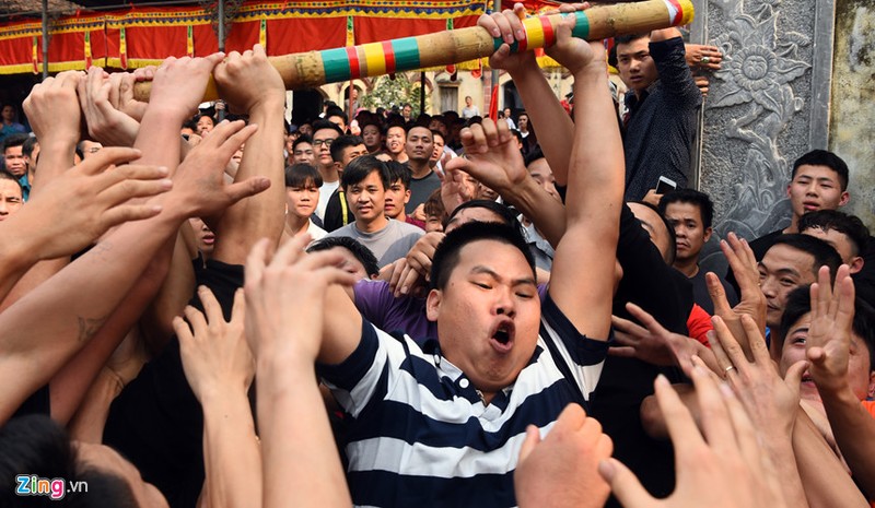 Danh nhau tui bui trong le hoi giat cay bong-Hinh-10