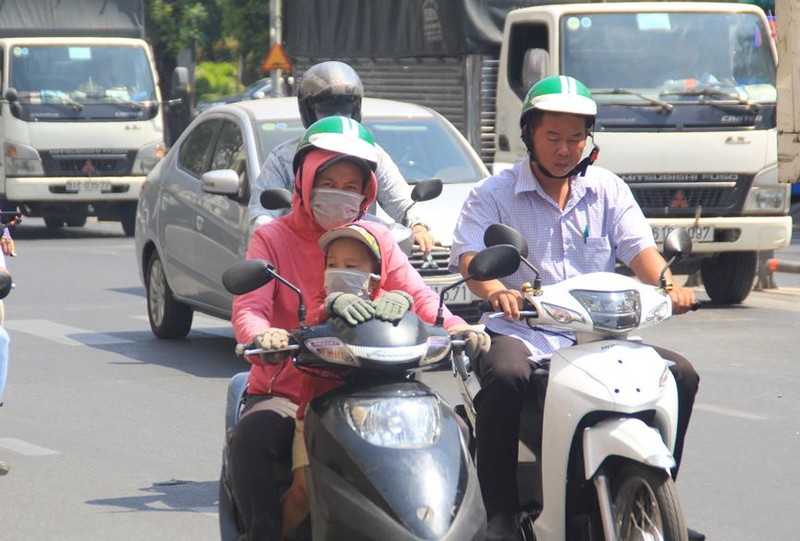 Nguoi dan Sai Gon muu sinh trong nhung ngay nong 'nung nguoi' thang 3