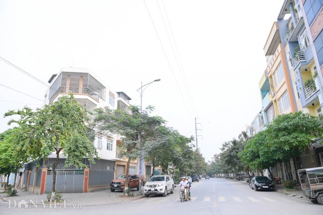 Anh: Hang chuc ngoi nha o Ha Noi bi sut, lun nghiem trong