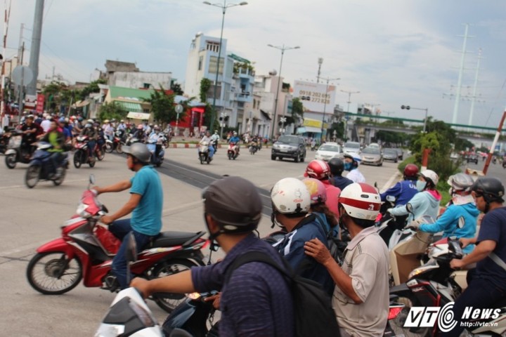 Hinh anh “xau xi” tren nhung con duong dep nhat Sai Gon-Hinh-2