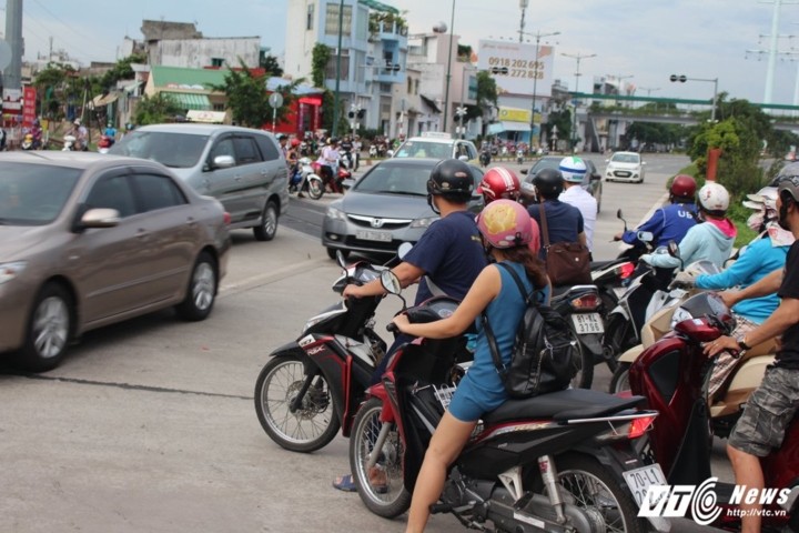 Hinh anh “xau xi” tren nhung con duong dep nhat Sai Gon-Hinh-3