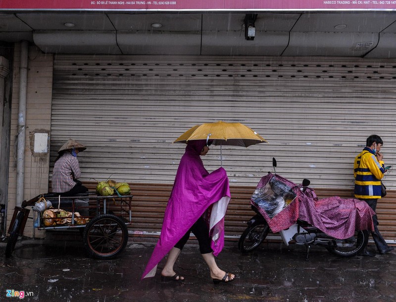 Troi Ha Noi toi sam, oto bat den di chuyen-Hinh-10