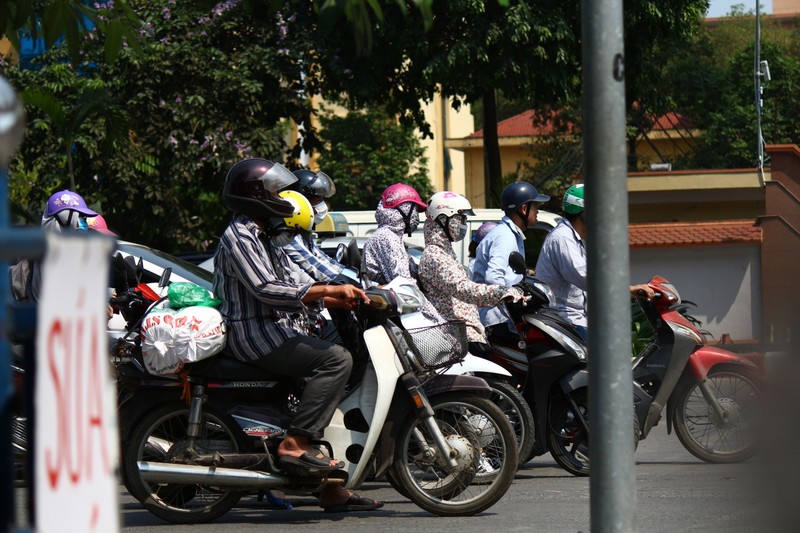 Anh: Muon kieu tranh nang nong cua nguoi dan Ha Noi-Hinh-10