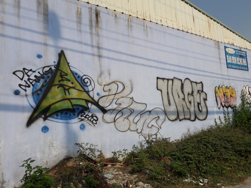 Da Nang dang bi boi ban boi son Graffiti-Hinh-7