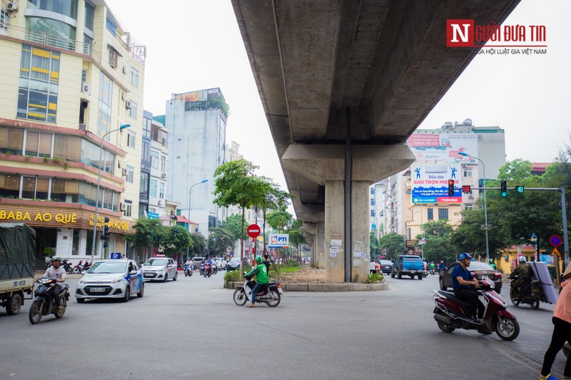 Can canh hang loat tuyen pho Ha Noi sap cat xen via he, mo rong long duong-Hinh-9