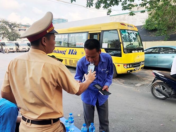 Phat hien nhieu tai xe xe khach Ha Noi “dinh” ma tuy-Hinh-3