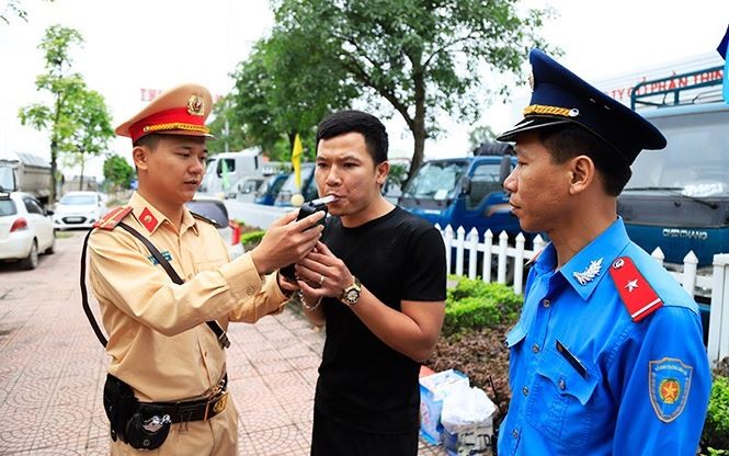 Phat hien nhieu tai xe xe khach Ha Noi “dinh” ma tuy-Hinh-9