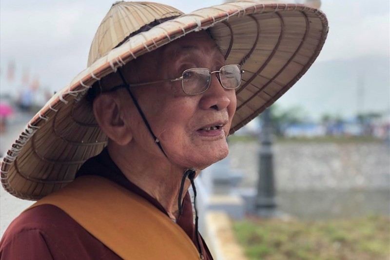 Vi su gan tram tuoi lang le chong gay mang tam tu ve Tam Chuc du Vesak