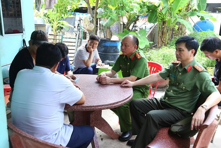 Thi the trong khoi be tong o Binh Duong: Het u me, cac doi tuong khai gi voi CA?-Hinh-7