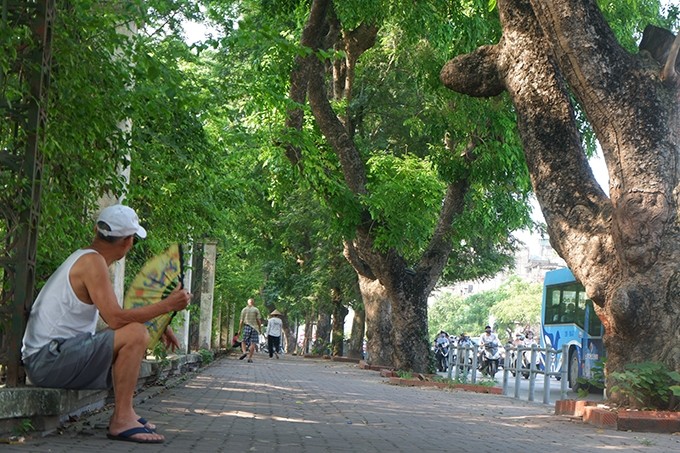 Bat chap nang nong, nhung con duong Thu do nay van mat nhu dieu hoa-Hinh-7