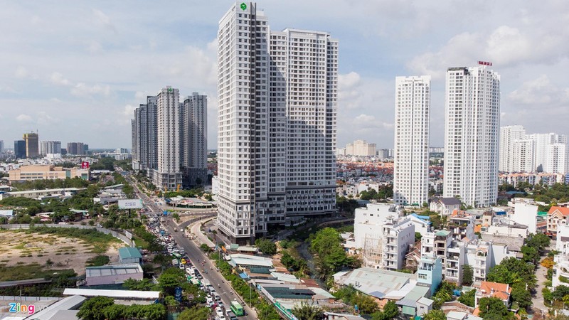 'Rung chung cu' tren duong Nguyen Huu Tho o Sai Gon-Hinh-7